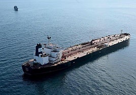 El petrolero de la 'flota fantasma' rusa cuyo comandante será procesado en Francia.