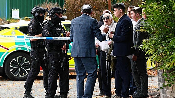 Un atentado con dos muertos durante el Yom Kippur sacude a la comunidad judía británica