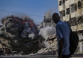 Mientras el mundo esperaba la respuesta de Hamás sobre el plan de paz, Israel continuó sus operaciones militares en Gaza.