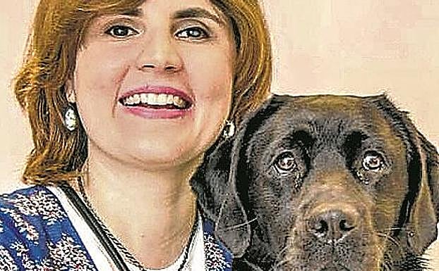 Fabiola Socas con 'Orlee', su guía.