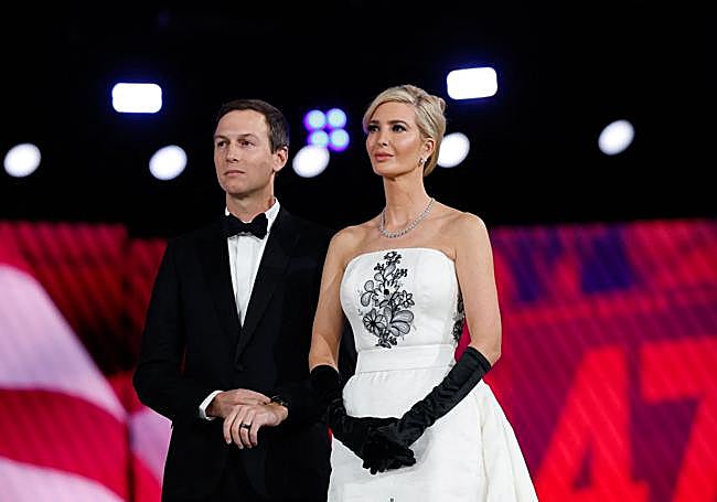 Kushner y su esposa, Ivanka, durante una fiesta posterior a la investidura de Trump en enero de 2025.
