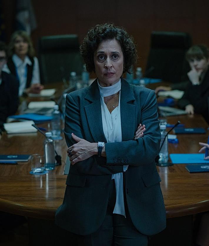 Imagen secundaria 2 - Arriba, Juan Diego Botto y Elena Martín, debajo Elizabeth Casanovas y Clara Segura.