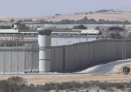 Exterior de la prisión de alta seguridad de Saharonim, en medio del desierto israelí del Neguev