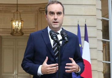 Dimite el primer ministro de Francia Sébastien Lecornu horas después de presentar su primer Gobierno