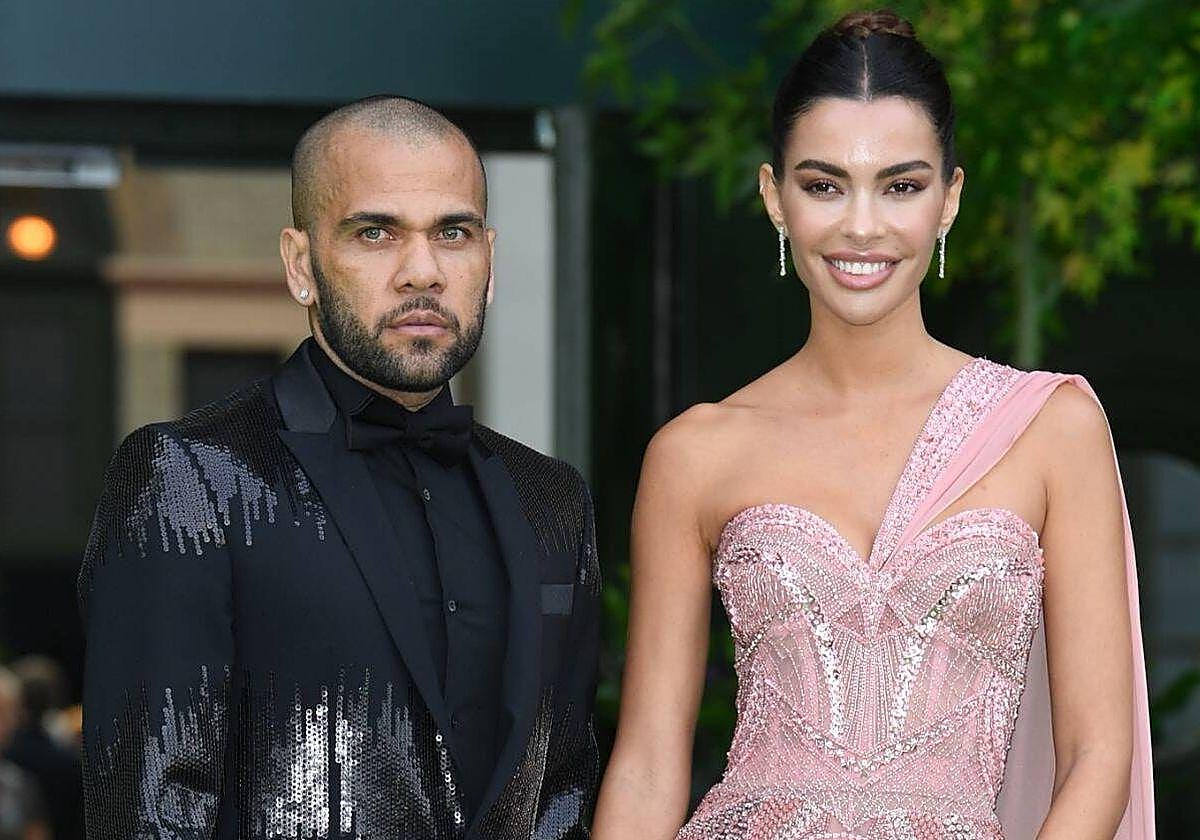 Dani Alves y Joana Sanz.