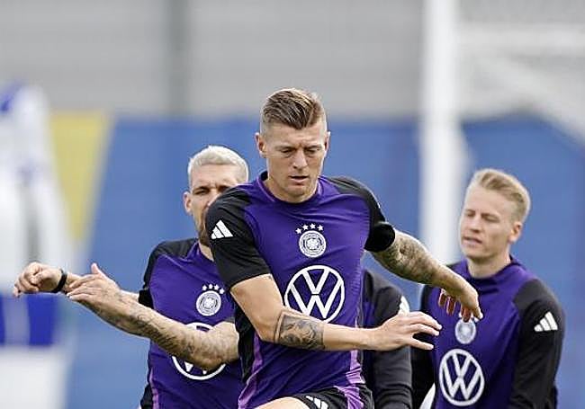 Toni Kroos, en un entrenamiento con Alemania.