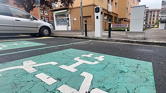 España supera en nueve meses todos los cargadores instalados en 2024, aunque el 22% no funciona