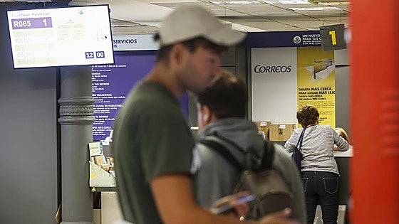Un millón de interinos se juega su futuro en Europa mientras el Gobierno retrasa la reforma