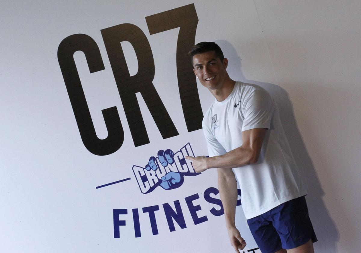 Ana resim - CR7'nin daha büyük ihtişamına giden spor salonları, heykeller ve iç çamaşırı serisi.