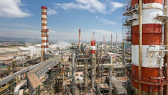 Repsol produce por primera vez en Tarragona gasolina de origen 100% renovable a escala industrial