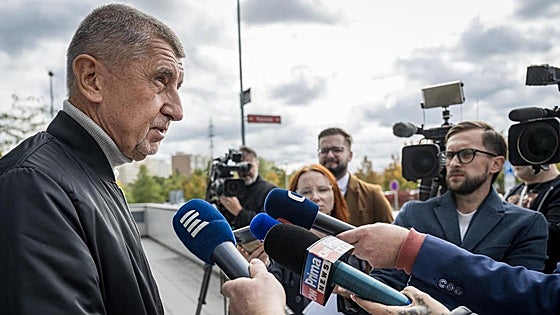 El populista Babis acuerda con dos partidos euroescépticos el reparto de ministerios del futuro Gobierno checo