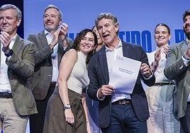 Feijóo junto a Ayuso durante la clausura del acto de presentación de la 'Declaración de la Región de Murcia'.