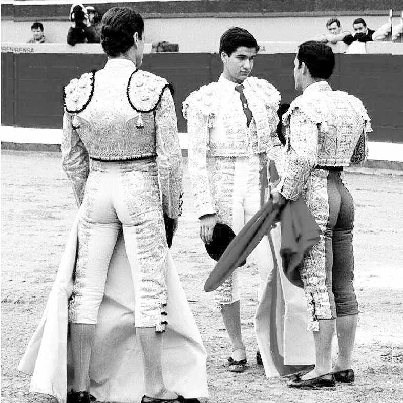 Morante de la Puebla en su alternativa en la plaza de toros de Burgos. 