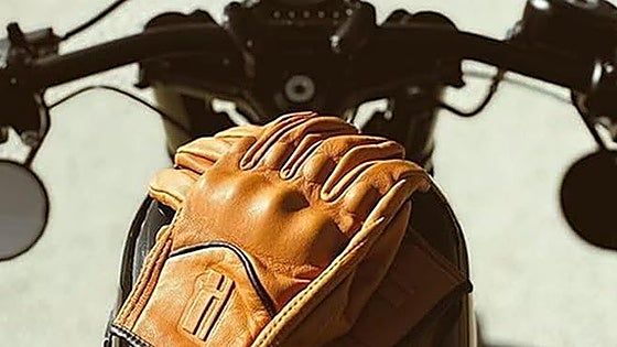 ¡Atención motero! Vas a querer estos guantes que combinan estilo, protección y comodidad