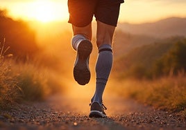 Cuida tus pies con estos calcetines de compresión que alivian la fascitis plantar