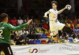 Pablo Urdangarin, en un partido con las categorías inferiores de la selección.