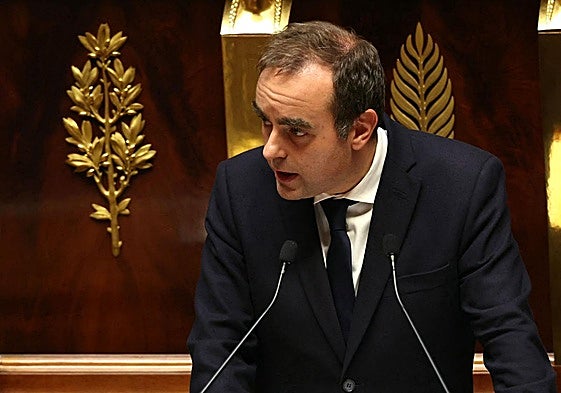 Lecornu, durante su intervención en el Parlamento.