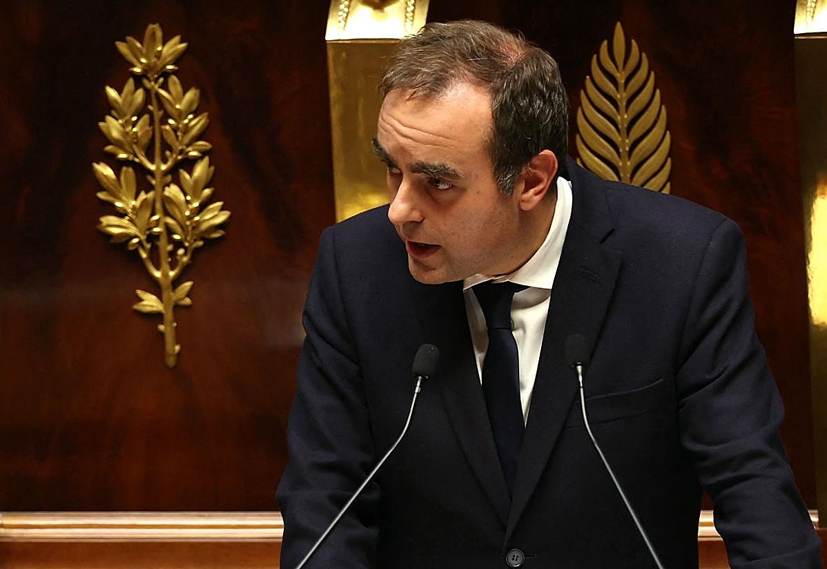 Lecornu, durante su intervención en el Parlamento.