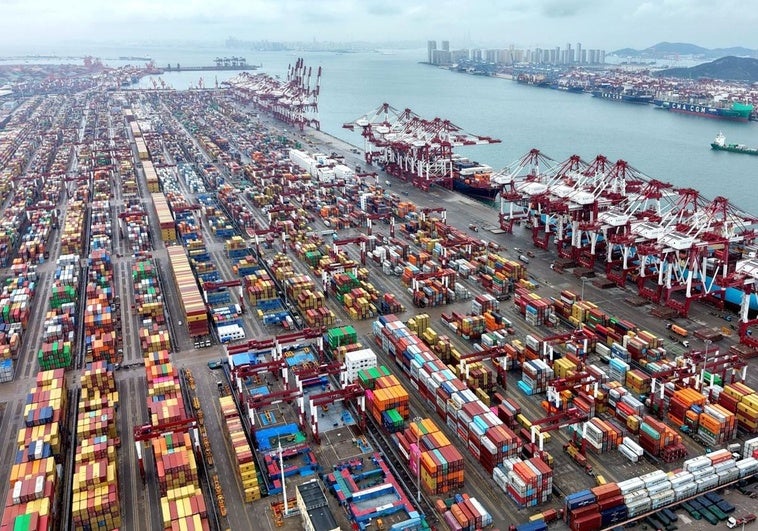China y EE UU vuelven a la carga y se imponen mutuamente nuevas tasas al transporte marítimo
