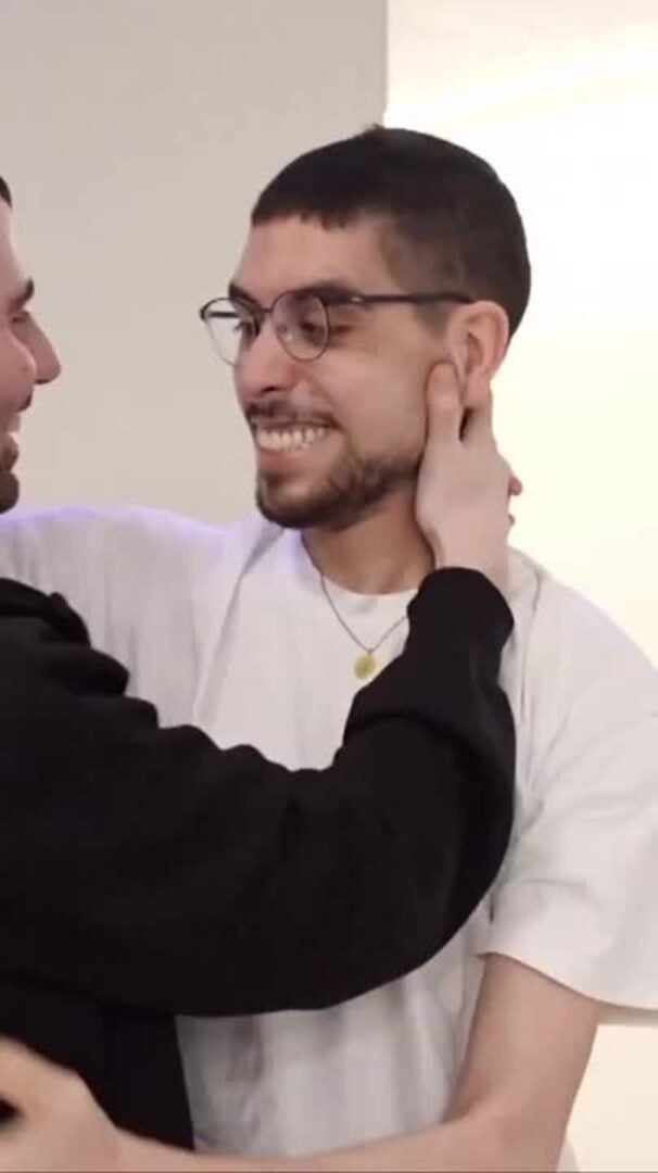 El emotivo reencuentro de dos rehenes, amigos de la infancia, secuestrados por Hamás