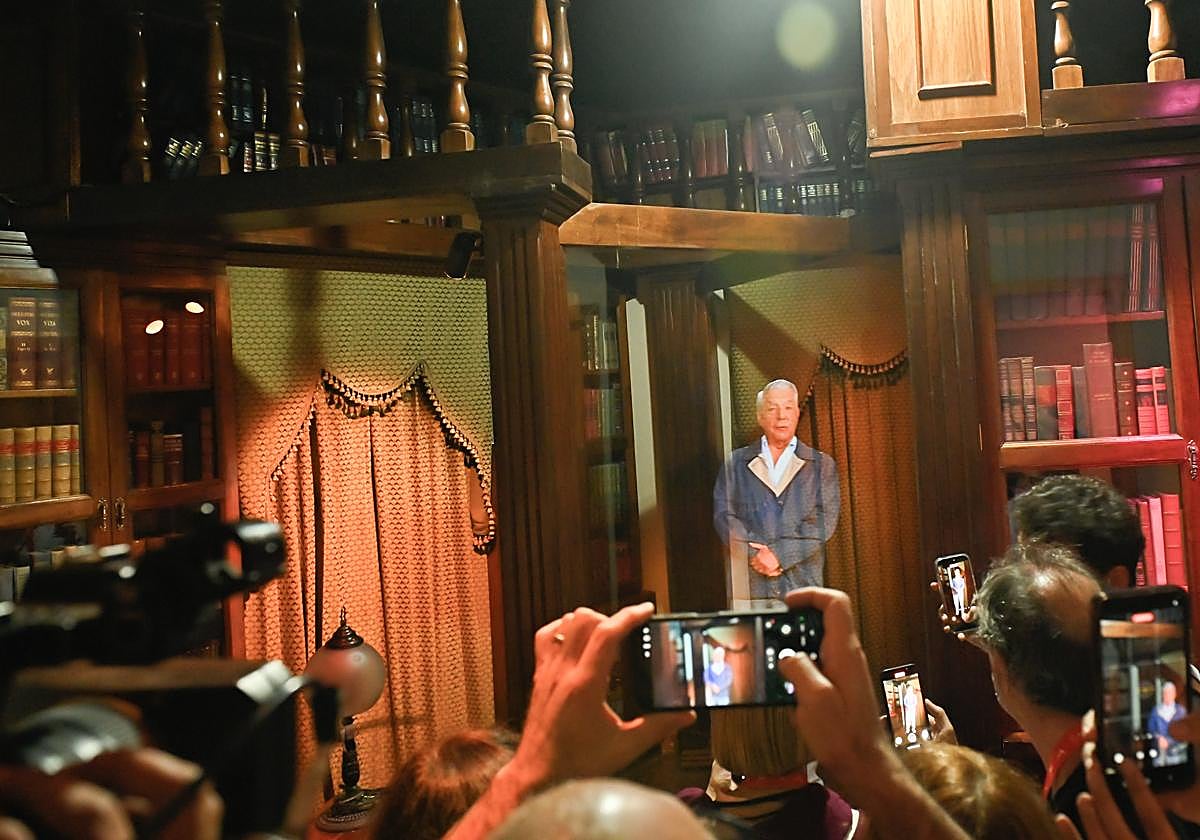 A Holographic Vargas Llosa