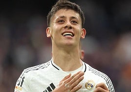 Arda Güler celebra un gol con el Real Madrid.