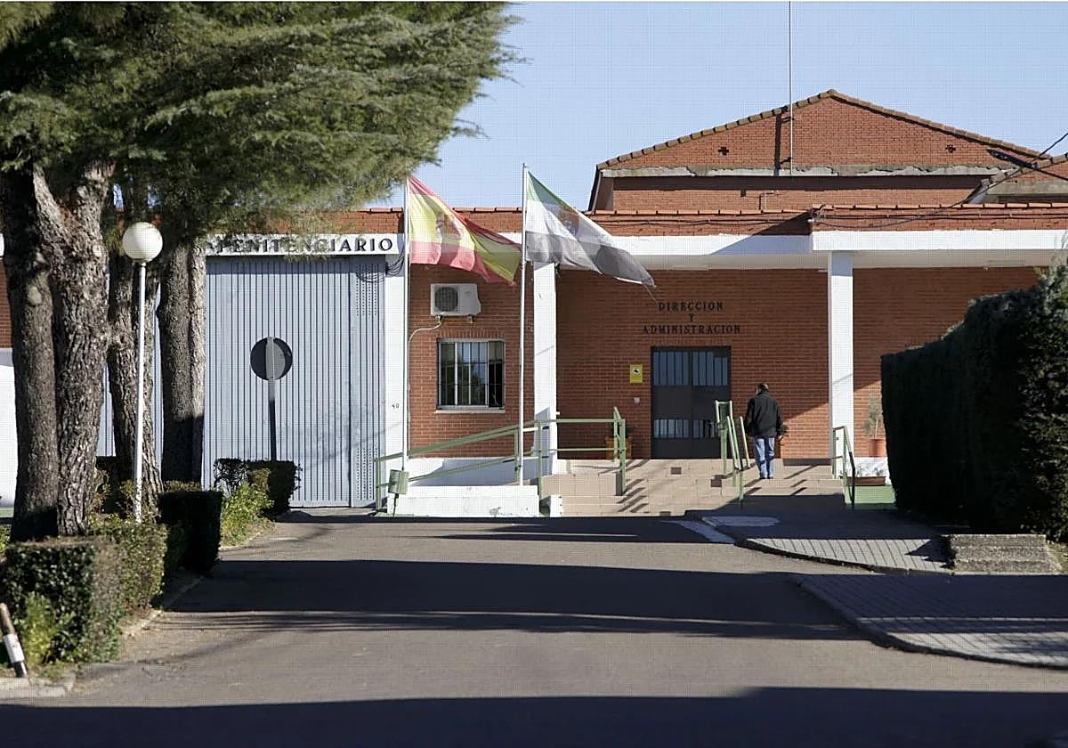 Los hechos se produjeron el pasado mes de diciembre en la puerta del centro penitenciario de Cáceres.