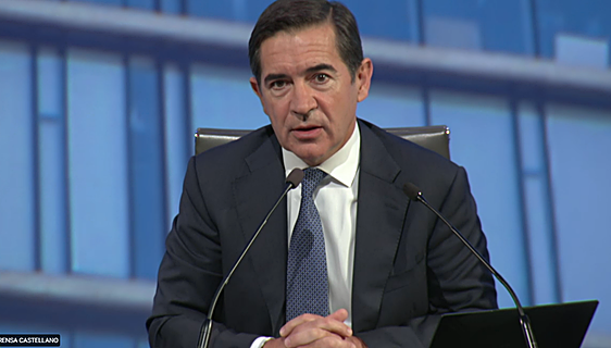 Torres asegura que el fracaso de la opa de BBVA «no es motivo para dimitir»