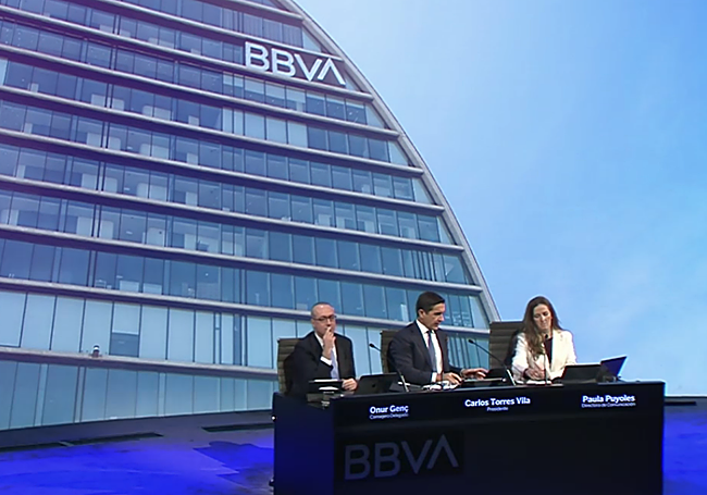 En la comparecencia han participado Onur Genç, Carlos Torres y Paula Puyoles.