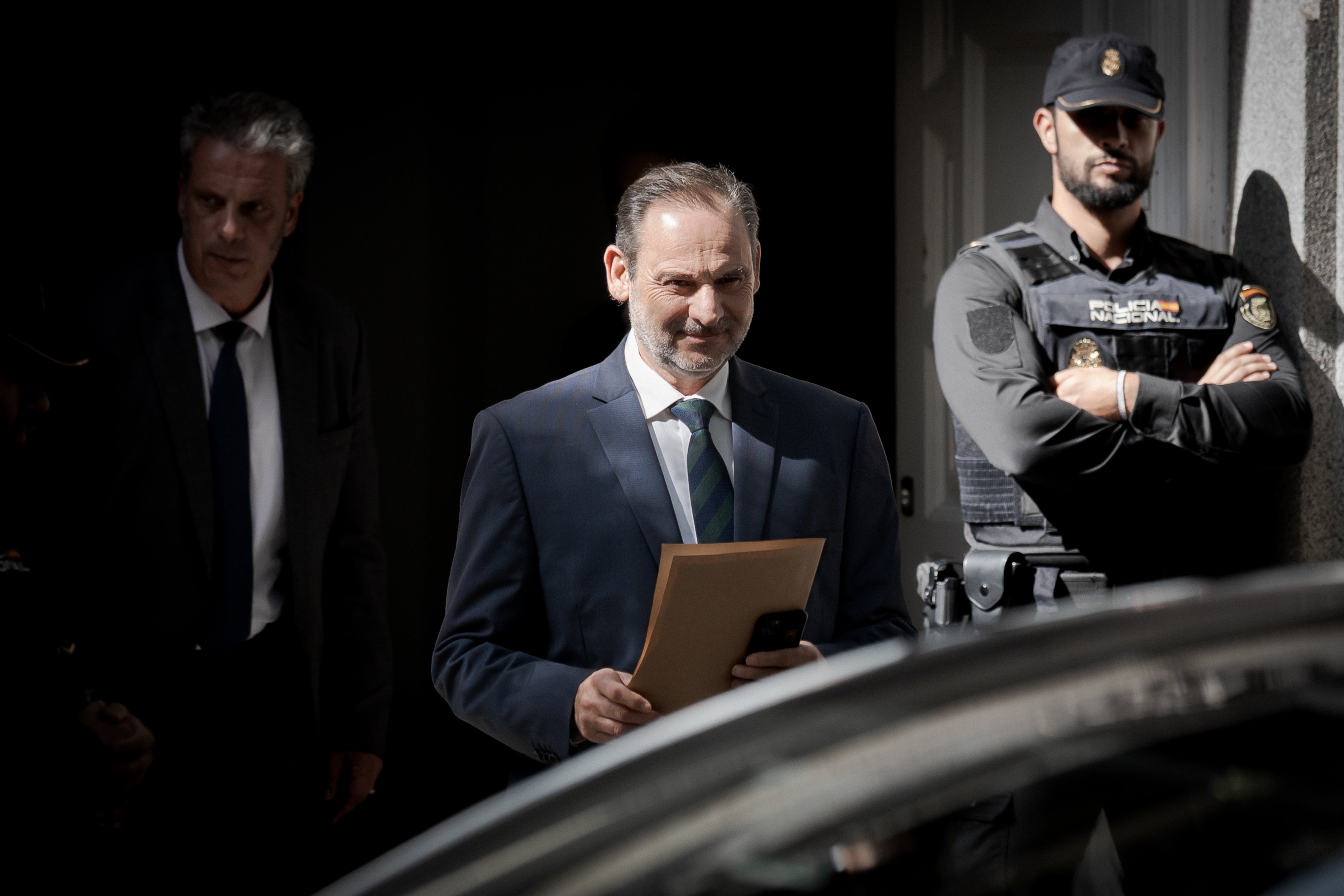 El exministro de Transportes José Luis Ábalos, a su salida del Tribunal Supremo.