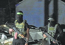 Milicianos de Hamás patrullan las calles de Gaza.