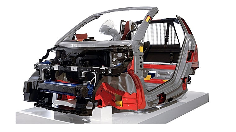 El coche estaba construido alrededor de la sólida célula de seguridad Tridion