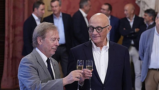 El fiasco de la opa de BBVA a Sabadell pone en alerta al sector bancario en España