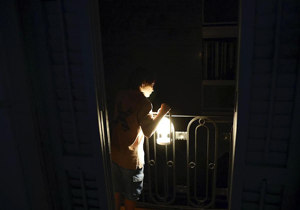 La CNMC aprueba los cambios urgentes propuestos por Corredor para evitar otro apagón