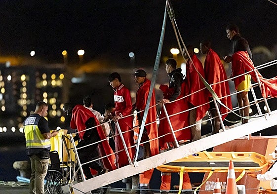 Salvamento Marítimo rescata en Canarias a personas de origen subsahariano.