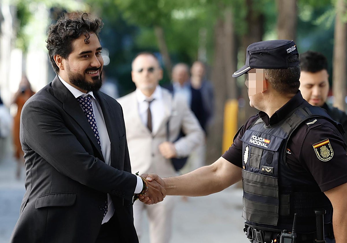 El eurodiputado Alvise Pérez en una de sus declaraciones voluntarias en el Tribunal Supremo.