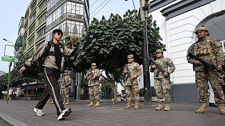 Perú en estado de emergencia: sicarios, chóferes tiroteados y extorsión a la cumbia