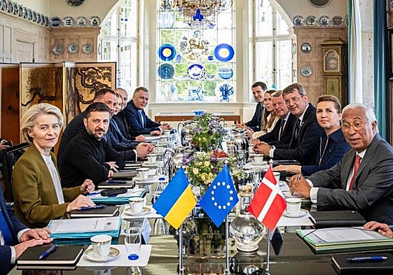Líderes europeos en un encuentro el pasado julio con Volodímir Zelenski.