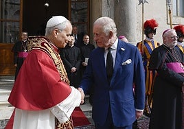 El rezo histórico del Papa y Carlos III