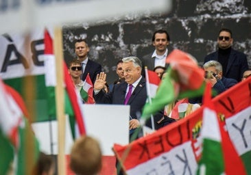 Orbán agita el miedo a la guerra para frenar el avance del europeísta Magyar
