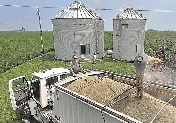 Los agricultores exigen un acuerdo urgente para evitar el descalabro del sector.