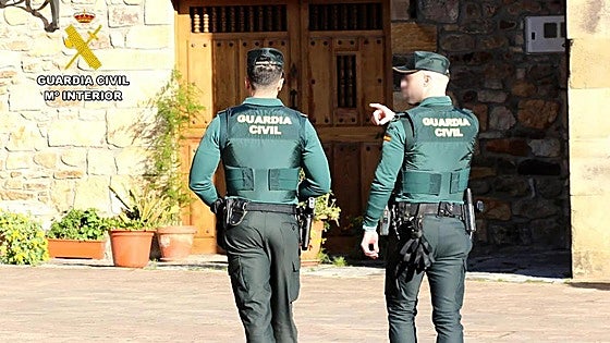 Investigan a una mujer por utilizar la tarjeta bancaria de un amigo sin su permiso durante diez años