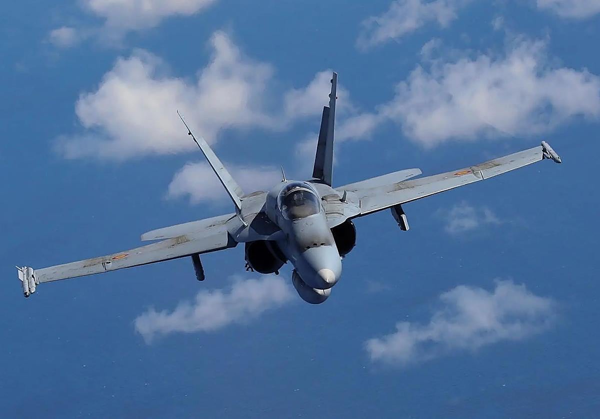 Un caza F-18 del Ejérciro del Aire y del Espacio.