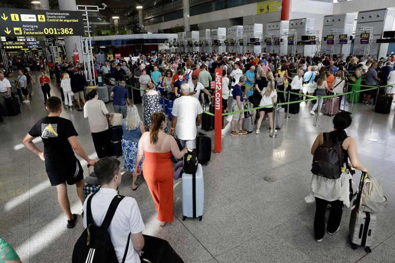 El boom turístico impulsa a Aena a ganar 1.579 millones hasta septiembre, un 8,9% más