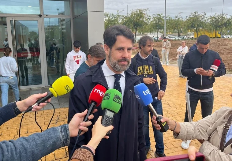 Raúl Montaño, abogado de la familia de la cuidadora.