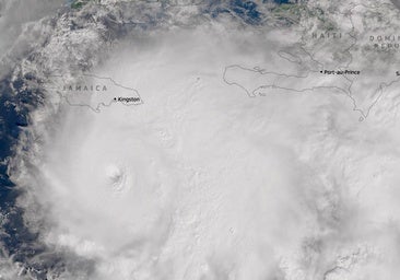 Así funciona el Centro Nacional de Huracanes