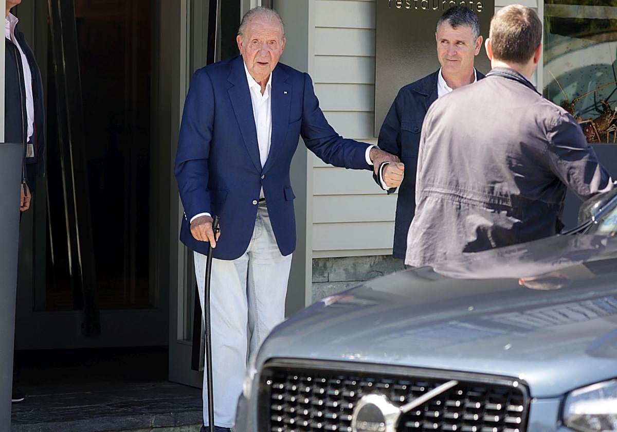 El rey emérito Juan Carlos I, en una de sus últimas apariciones públicas en España, en mayo pasado en la localidad de Sanxenxo (Pontevedra).