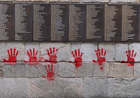 Las pintadas realizadas en el Memorial de Shoah en París en mayo de 2024.
