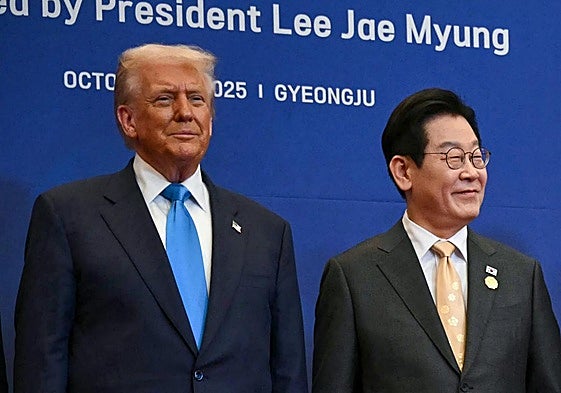 El presidente de Estados Unidos, Donald Trump, junto a su homólogo de Corea del Sur, Lee Jae Myung