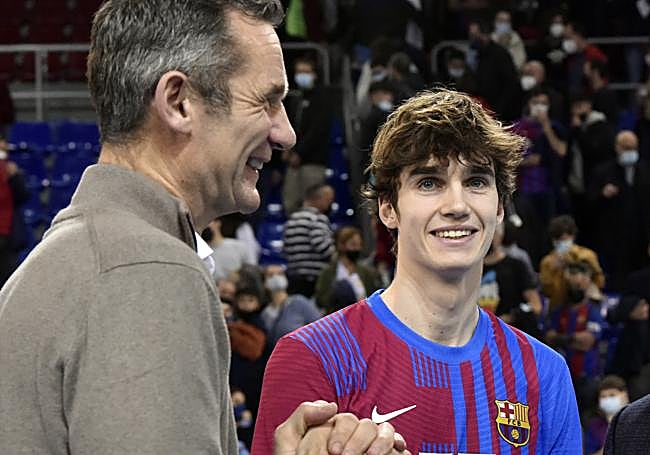 Pablo, junto a su padre Iñaki, en su etapa en el Barcelona